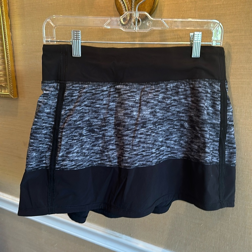 Lululemon Black and White tennis skort.